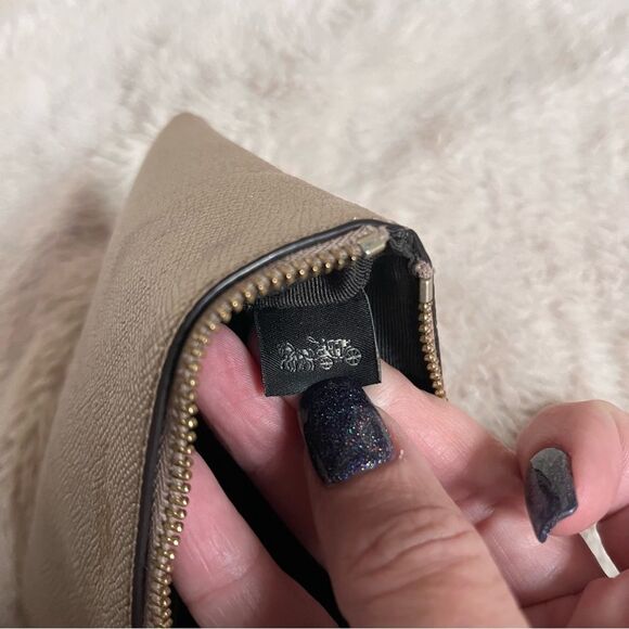 Coach Metallic Gold Pebble Leather Small Corner Zip Wristlet Handbag Purse - Picture 10 of 12